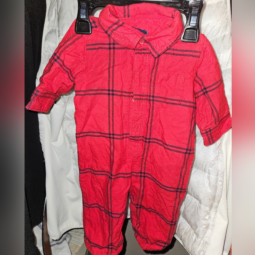 EUC GAP BABY BOYS FULLY LINED ROMPER SIZE 0-3 MOS RED AND NAVY